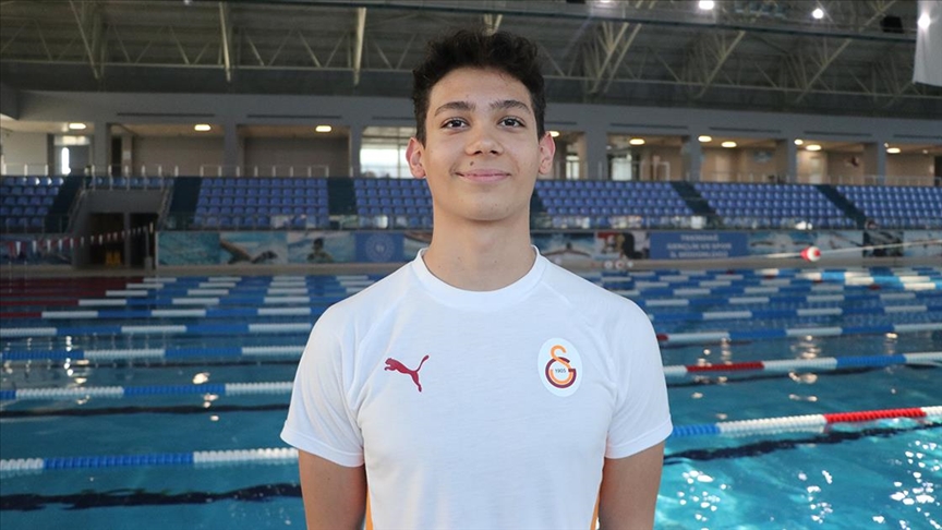 Tekirdağlı yüzücü Eymen İbolar, madalyalara kulaç atıyor