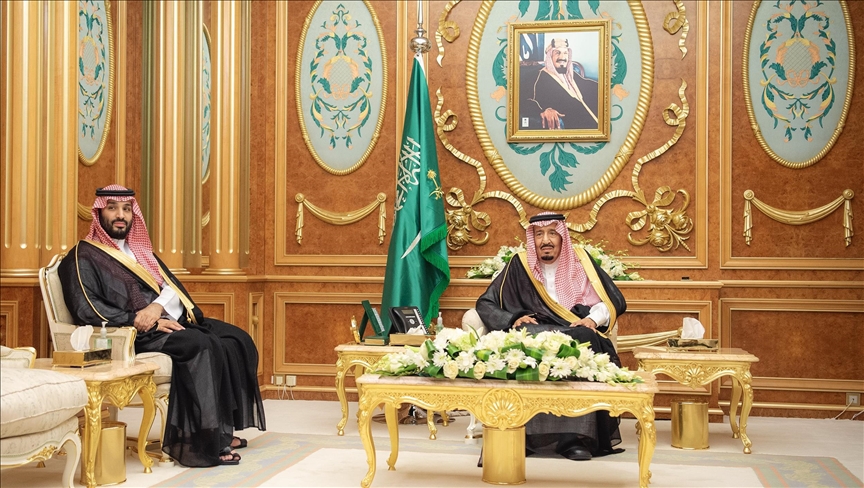 Saudi king issues royal decrees reshuffling key ministerial, judicial posts