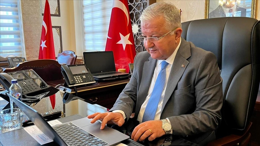 Aksaray Valisi Duru, AA'nın "Yılın Kareleri" oylamasına katıldı