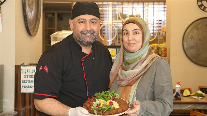 Adana'da çiğ köfte ustası çift çölyak hastaları için glütensiz tarif geliştirdi