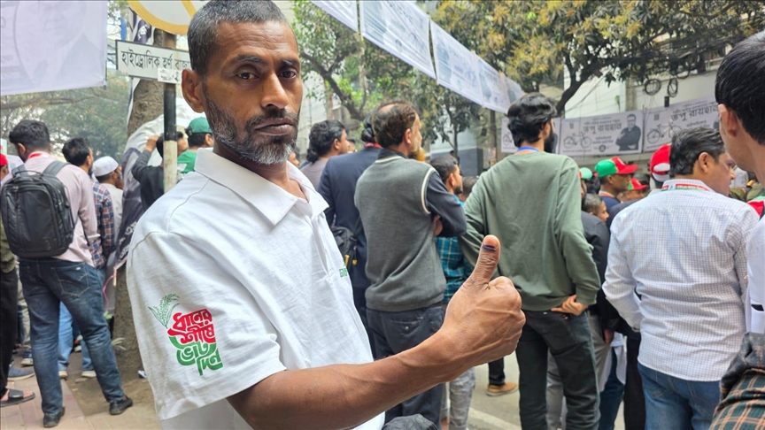 Bangladesh records 32.88% turnout at 0600GMT amid long queues on polling day