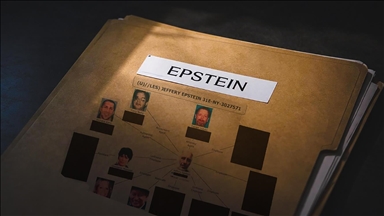 Le plus haut fonctionnaire britannique annonce sa démission sur fond de turbulences liées à l’affaire Epstein