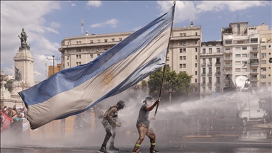 Arjantin'de çalışma reformu karşıtı protestolarda çok sayıda kişi gözaltına alındı