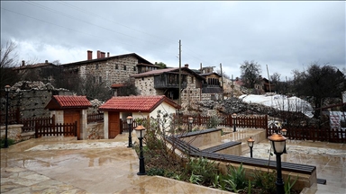 Yaz aylarında binlerce kişiyi ağırlayan tarihi mahalle kışın 3 haneye emanet