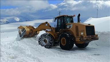 Li 4 bajarên Rojhilatê Anadoluyê rêyên 122 wargehan ji ber berfê hatine girtin