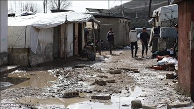 Suriye'deki şiddetli yağışlar nedeniyle 6 kamptan 173 aile tahliye edildi