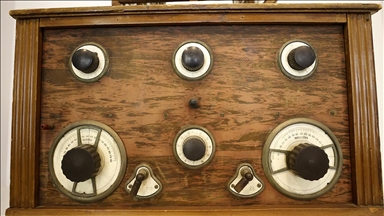 Telgraftan dönüştürülen 106 yıllık radyo ziyaretçileri geçmişe götürüyor