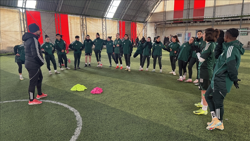 Yüksekovaspor Kadın Futbol Takımı zirve iddiasını sürdürüyor