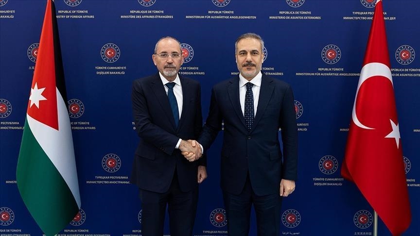 فيدان يبحث مع نظيره الأردني القضية الفلسطينية وملفات إقليمية