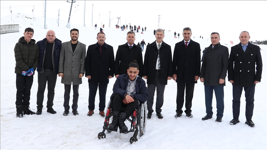 Zanîngeha Îbrahîm Çeçen a Agiriyê ji bo soberên kêmendam li navenda kaşûnê çalakiyeke moralê li dar xist