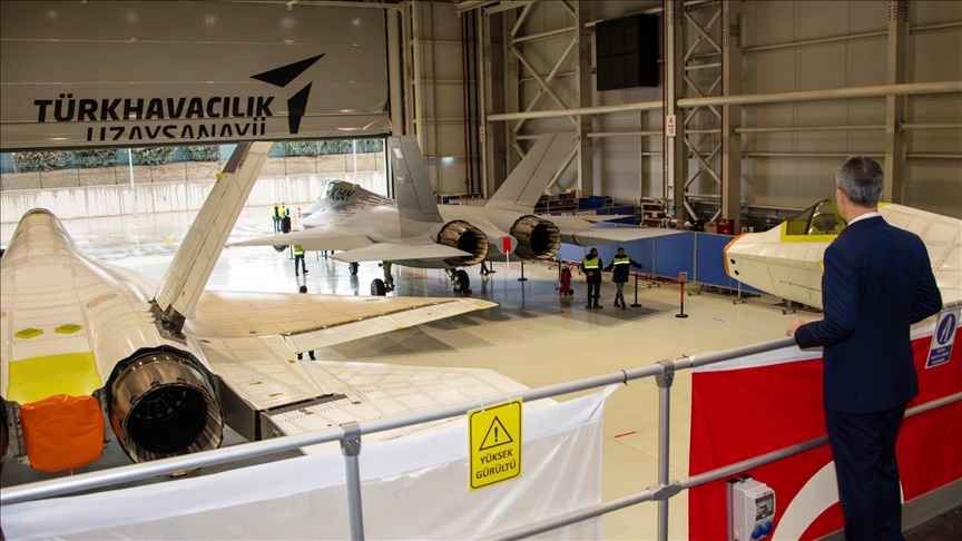 Turqia prezanton prototipe të reja të avionit luftarak vendas KAAN