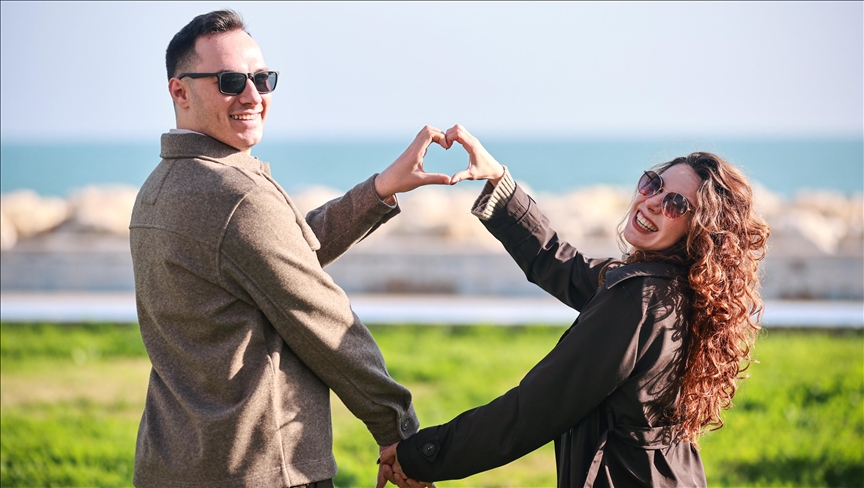 Serebral palsili Selcen ile hastanede tanıştığı Tufan'ın engel tanımayan aşk hikayesi