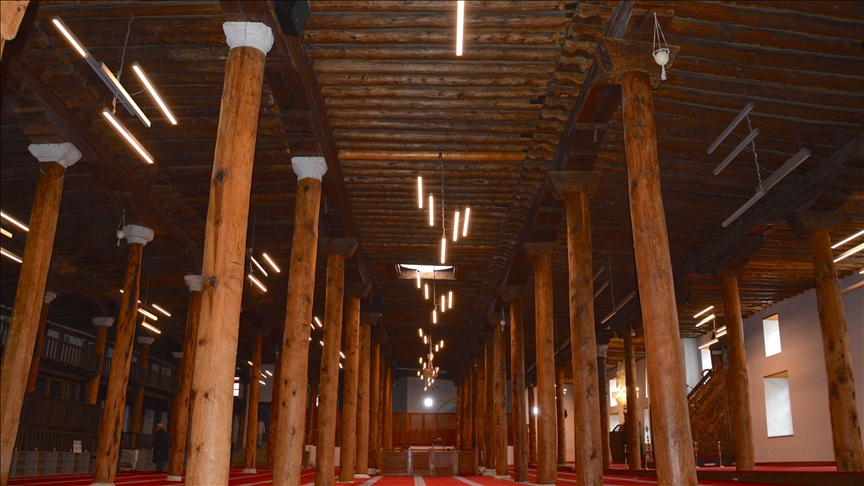 794-летняя мечеть Сиврихисар Улу в Эскишехире подготовлена к Рамазану