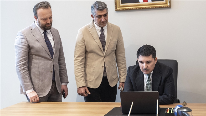 مدير مكتب الرئاسة التركية يصوت لأفضل صور الأناضول 2025