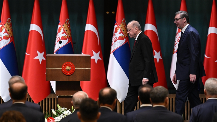 Turqia dhe Serbia thellojnë bashkëpunimin në fusha të ndryshme, përfshirë politikën e jashtme, ekonominë dhe mbrojtjen