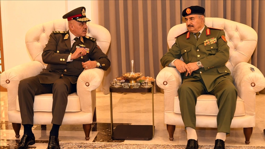 ليبيا.. رئيس الأركان المصري يلتقي حفتر في بنغازي