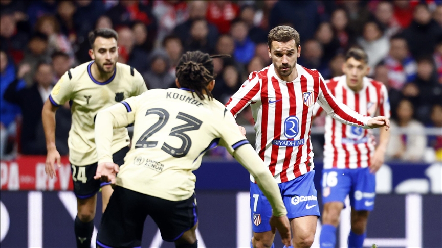 قدم.. أتلتيكو مدريد يلحق خسارة قاسية ببرشلونة في كأس ملك إسبانيا