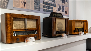 Türkiye'de "Muhterem dinleyiciler" anonsuyla başlayan radyo yayınları 99 yıldır sürüyor