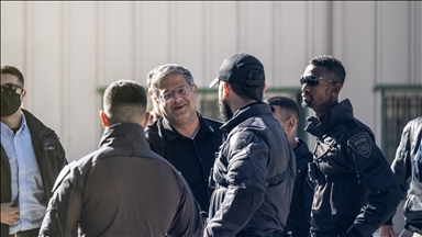 Extremist Israeli minister storms Ofer Prison, oversees abuse of Palestinian inmates