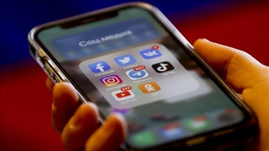 Португалия вводит требование о согласии родителей на использование соцсетей подростками 13-16 лет