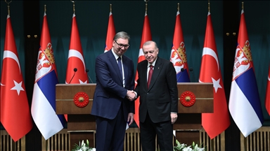 Presidenti serb e quan Erdoganin “një lider të madh botëror”