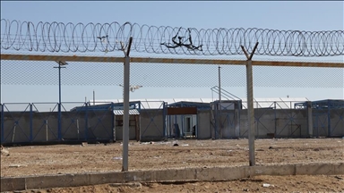 "سنتكوم" تعلن اكتمال نقل معتقلي "داعش" من سوريا إلى العراق