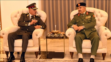 ليبيا.. رئيس الأركان المصري يلتقي حفتر في بنغازي
