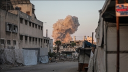 İsrail ordusu, Gazze’de Filistinlilere ait yapıları patlatarak yıkmaya devam ediyor