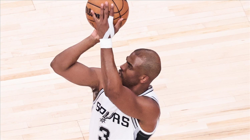 NBA efsanelerinden Chris Paul, 40 yaşında emekliliğini açıkladı