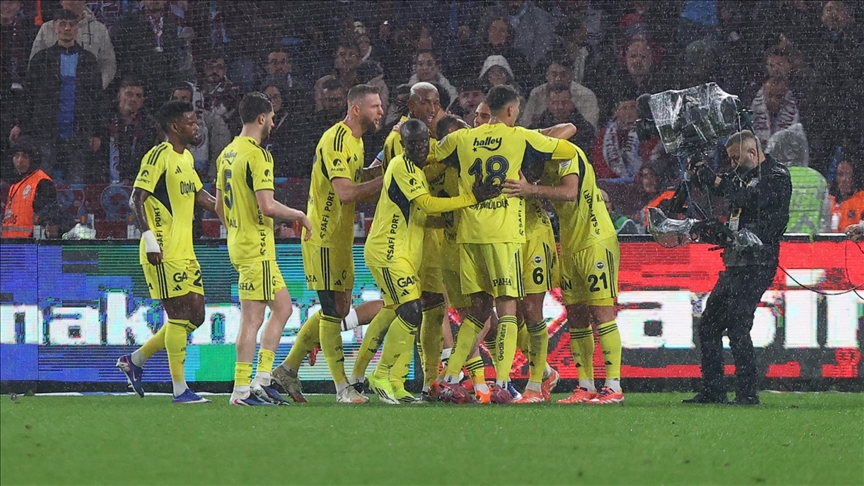 Fenerbahçe, kritik Trabzonspor deplasmanından galibiyetle dönüyor