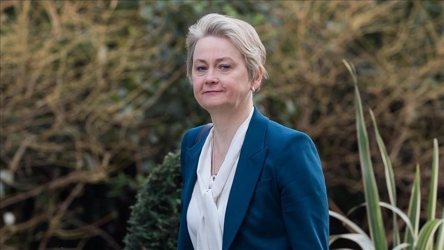 وزيرة خارجية بريطانيا تشككك في نية روسيا لتحقيق السلام بأوكرانيا