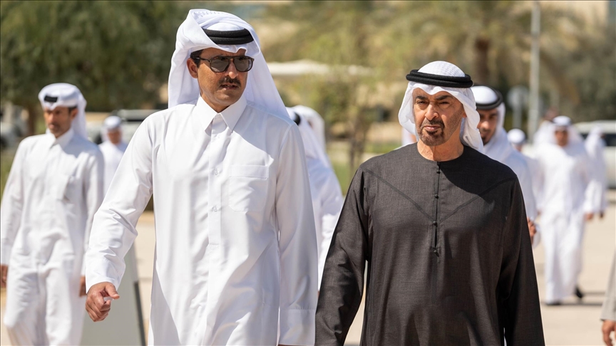 أمير قطر: لقاء مثمر مع رئيس الإمارات تناول التطورات وفرص الحوار