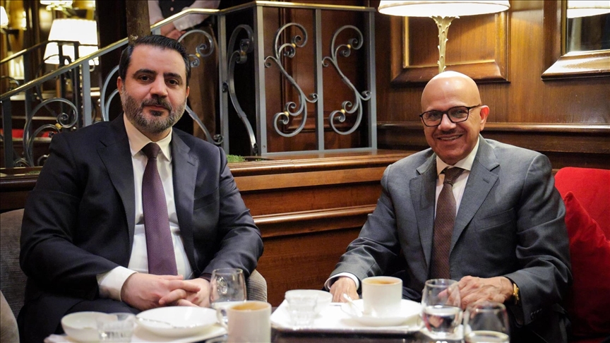 وزيرا خارجية سوريا والبحرين يبحثان سبل تطوير العلاقات