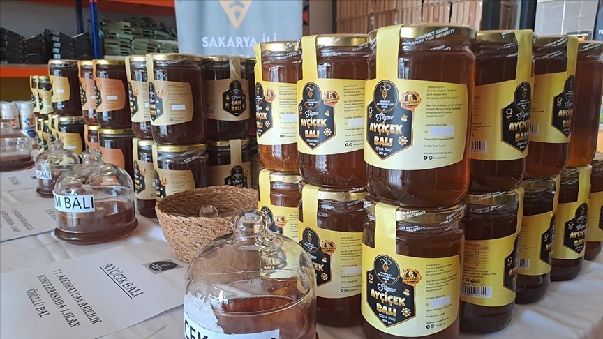 Sakarya'nın tescilli kestane balı uluslararası yarışmadan ödül getirdi