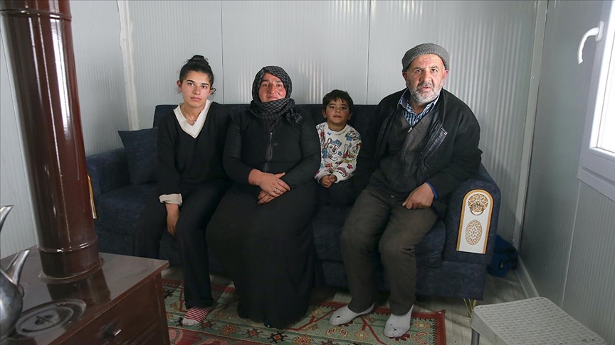 Kars'ta evleri yaşanmaz durumdaki üç aile devlet eliyle yeni yuvalarına kavuştu