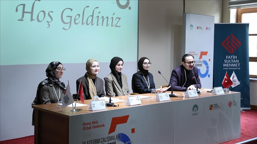 TÜRGEV Platform Çalışmaları 5. Ulusal Öğrenci Kongresi oturumlarla sürüyor