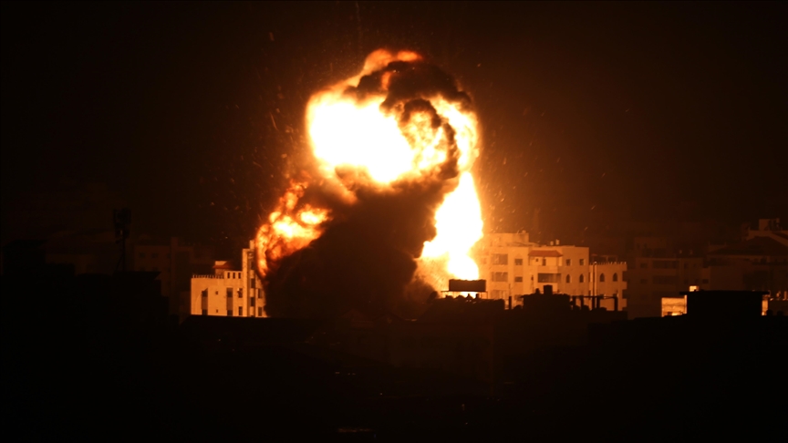 İsrail ordusu, Gazze'nin kuzeyini bombaladı