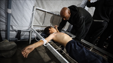 Ateşkesi ihlal eden İsrai'in Gazze’de sürdürdüğü saldırılarda 2 Filistinli yaralandı