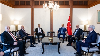 Wezîrê Karên Derva Fîdan bi Serokê Komîteya Neteweyî ya Rêveberiya Xezeyê Şaas ra civiya