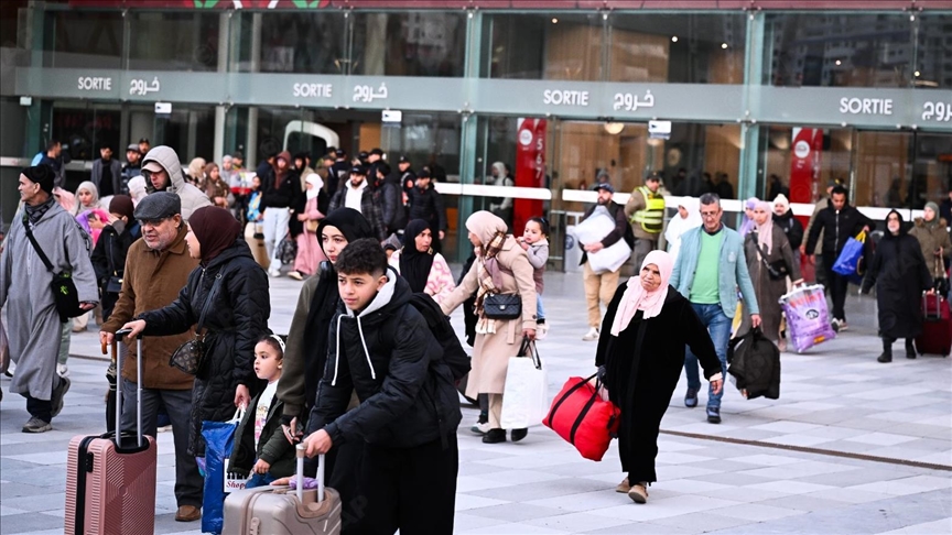بالتمر والحليب.. "القصر الكبير" تحتفي بعودة متضرري الفيضانات بالمغرب