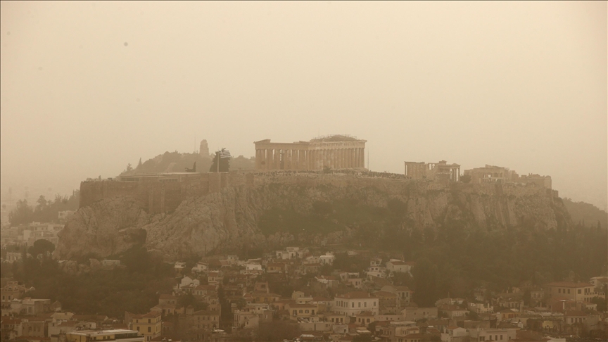 Xubara Afrîkayê esmanê Atînayê zer kir