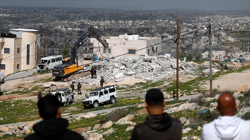 İsrail hükümeti, işgal altındaki Batı Şeria'da toprak gasbını "resmi hale getirecek" kararı onayladı