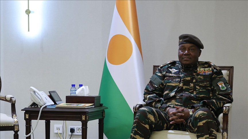 Niger’s president arrives in Algeria amid signs of easing tensions