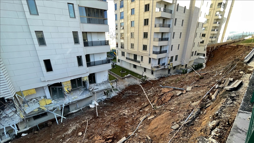 Li Şanliurfayê dîwarê îstinadê yê sîteyê tep bû û di 4 daîreyan da xesar çêbû