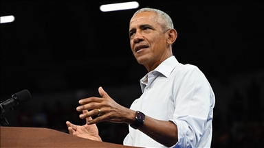 Barack Obama dénonce une "vidéo raciste" partagée par Trump et alerte sur la dégradation du débat public