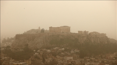 Xubara Afrîkayê esmanê Atînayê zer kir