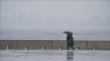 Ege'nin batısı için kuvvetli yağış, Orta Karadeniz için fırtına uyarısı