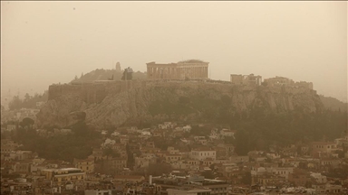 Afrika tozu, Atina'da gökyüzünü sarıya boyadı