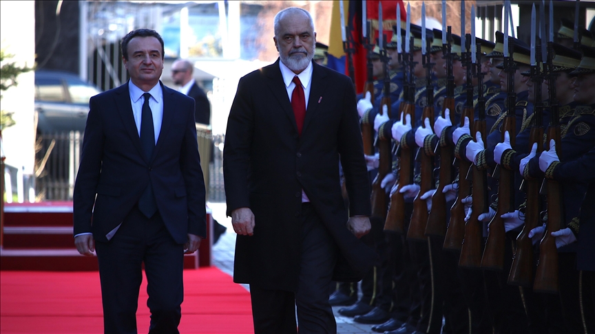Kosovski premijer Kurti dočekao albanskog kolegu Ramu uz najviše počasti