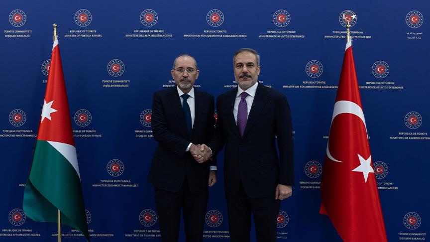 فيدان يبحث مع نظيره الأردني التطورات في فلسطين